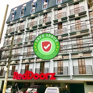 Reddoorz @ Jardin Guadalupe Nuevo Mandaluyong