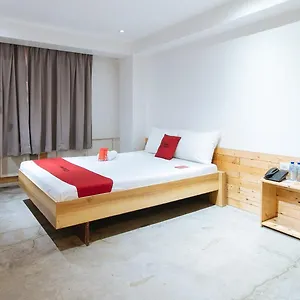 Reddoorz @ Boni Avenue Mandaluyong